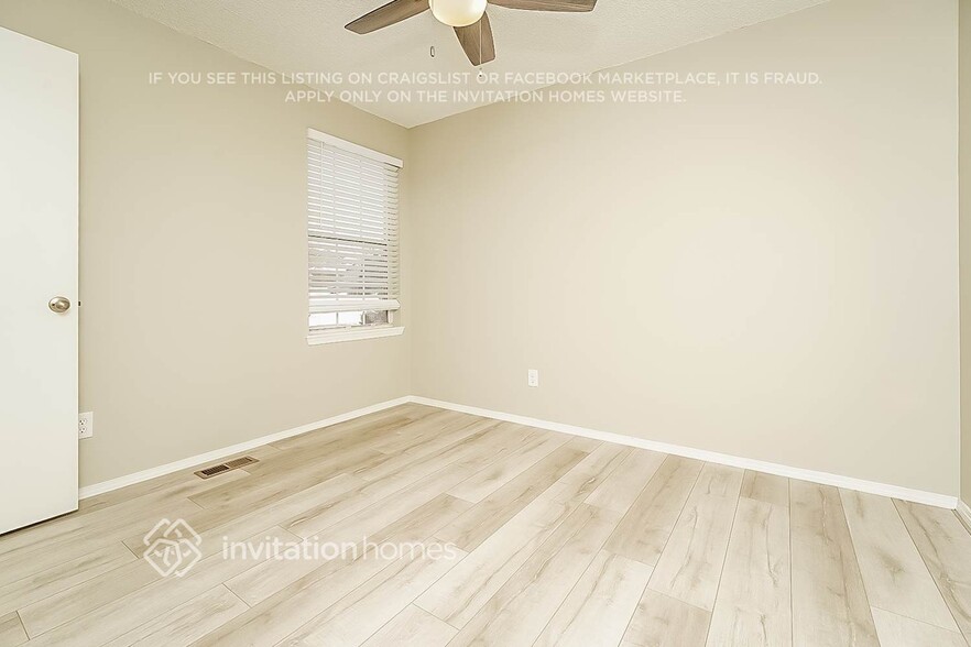 Building Photo - 12230 Newport Dr