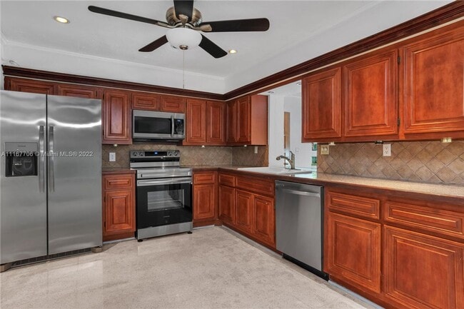 Building Photo - Beautiful home in quiet neighborhood