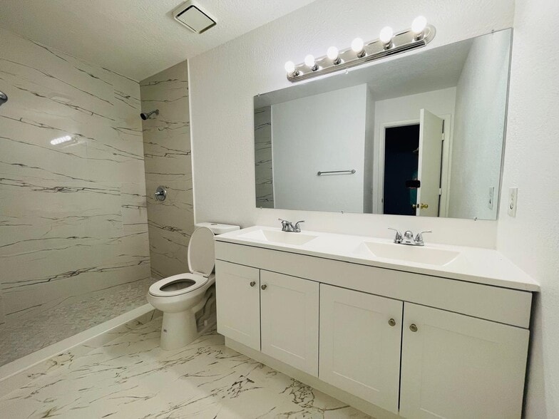 Building Photo - 4758 Sunny Palm Cir