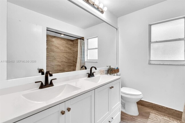 Building Photo - 2927 Bogota Ave