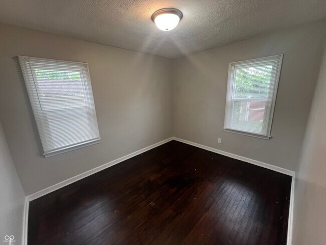 Building Photo - 5322 E 19th Pl