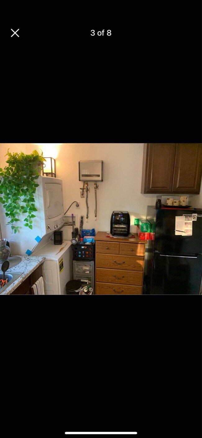 Building Photo - 419 E Easton St