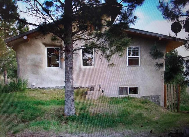 Primary Photo - 1087 Quartz Ridge Rd
