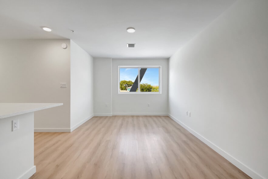 Building Photo - 1710 N J Ter