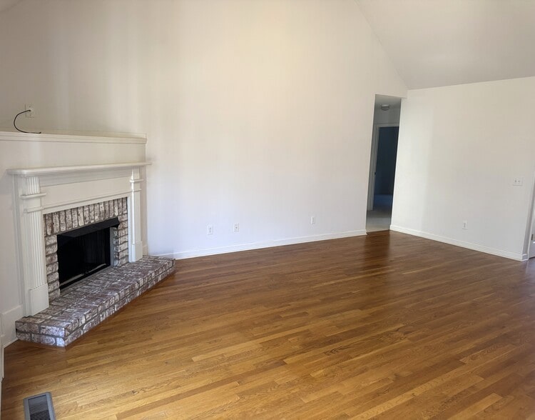 Building Photo - 1704 Tellico Dr