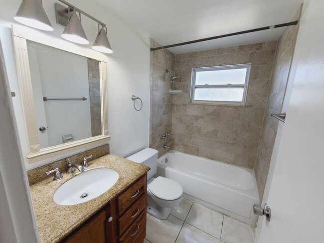 Building Photo - Charming Four Bedroom One Bathroom House p...