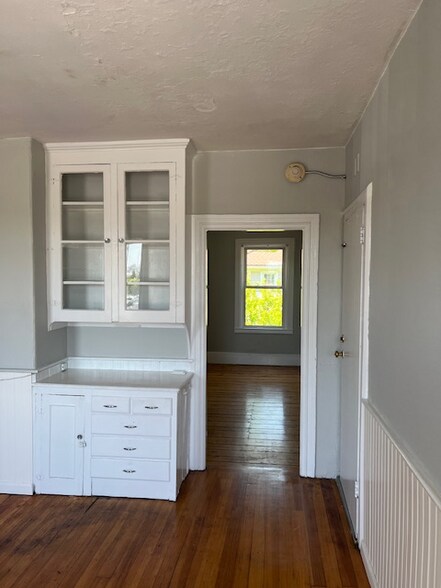 Building Photo - 241 Wickenden St