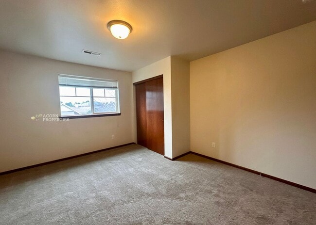 Building Photo - 1668 Stremler Dr