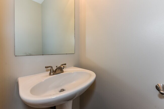 Building Photo - 3066 Ace Wintermeyer Dr