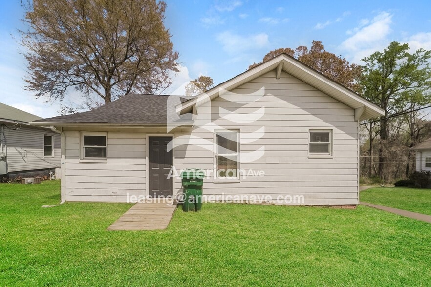 Building Photo - 130 2nd Ave