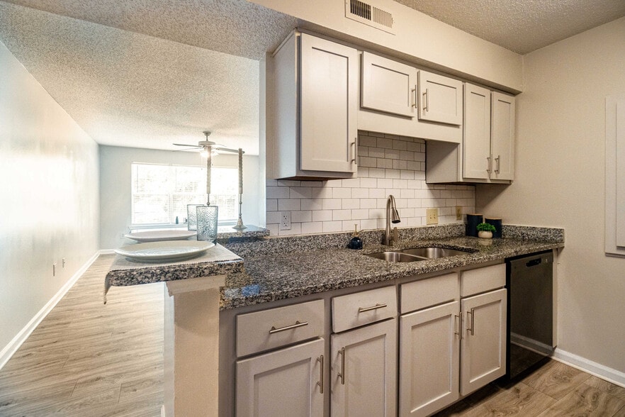 Building Photo - Riverstone Apartments