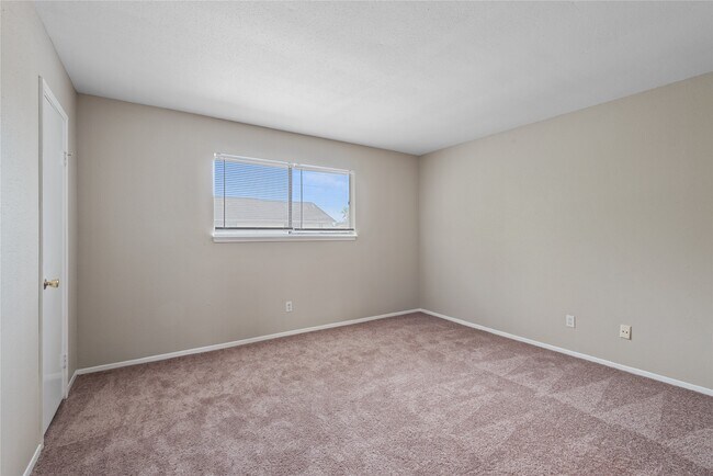 Building Photo - 11211 Pembridge Dr