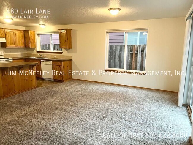 Building Photo - 480 Lair Ln