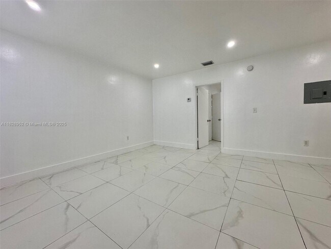 Building Photo - 62 NE 78th St