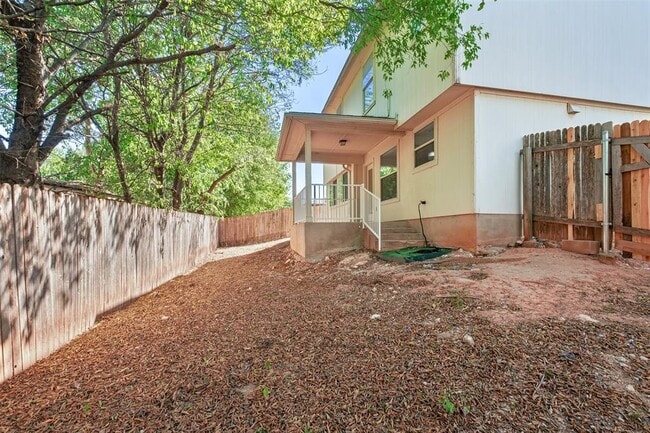 Building Photo - 808 Flatters Way