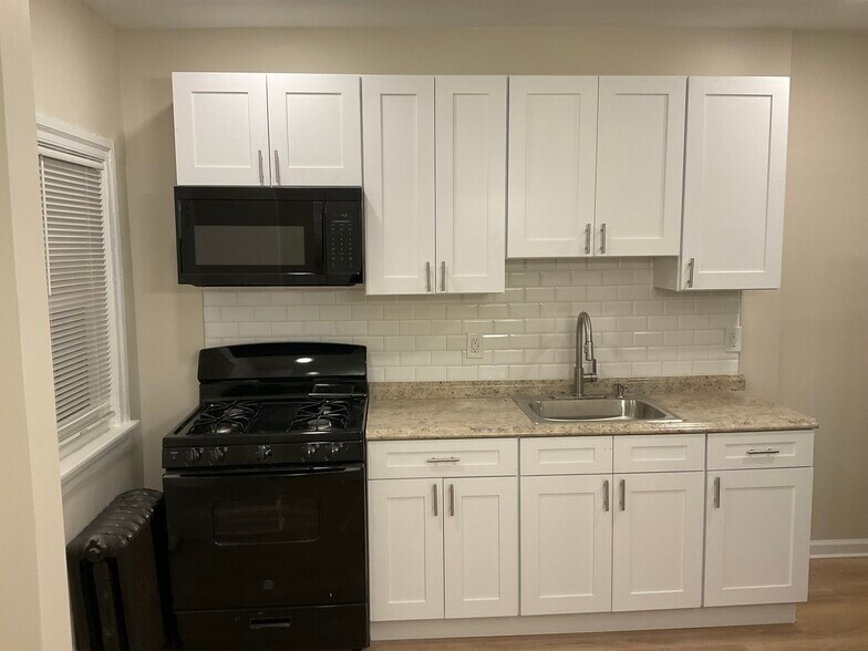 Building Photo - 5221 Beaumont Ave