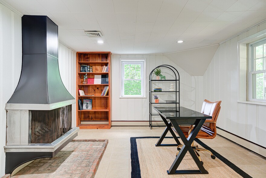 Building Photo - 7 Carol Ln