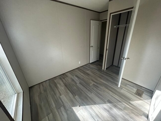 Building Photo - 7519 Dorr St