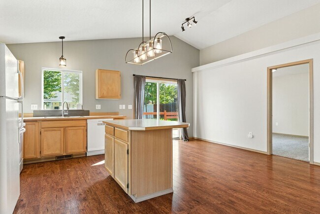 Building Photo - Charming 3 Bedroom Spokane Valley Home – Available Now!