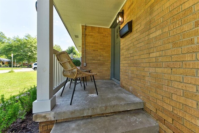 Building Photo - 1510 Melrose Dr