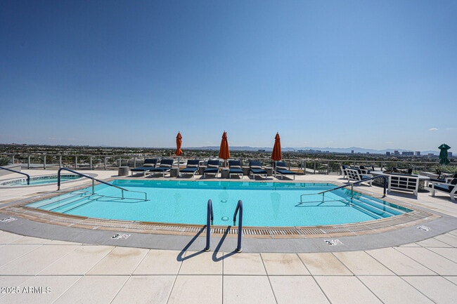 Building Photo - 2211 E Camelback Rd