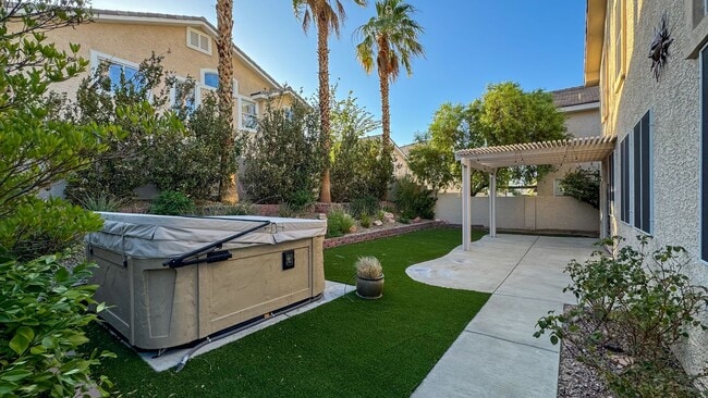 Building Photo - Freshly Updated 3BD Home, Island Kitchen &...
