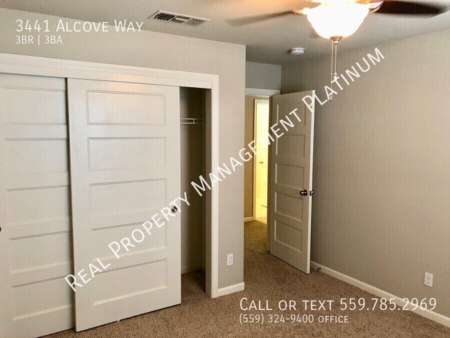 Building Photo - $2,295 DeWolf & Shepherd, 3 Bedroom + offi...