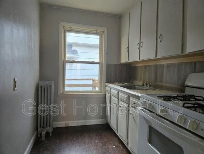 Building Photo - 2753 4th St