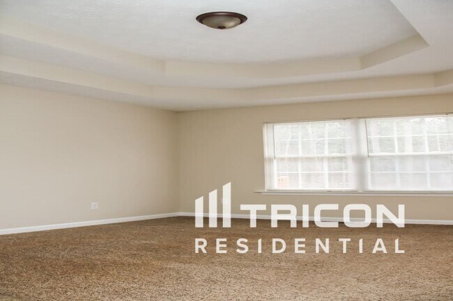 Building Photo - 1800 Cedar Hill
