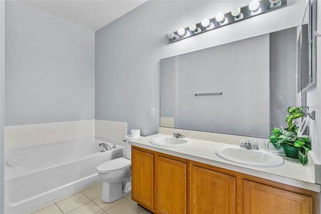 Building Photo - 217 Sand Ridge Dr