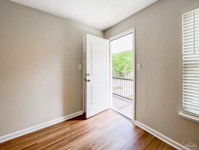 Building Photo - 2106 Schwab Ct