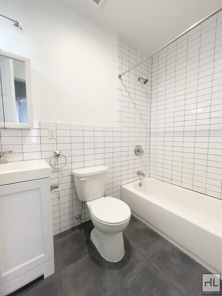 Building Photo - WYCKOFF AVENUE / Spacious 2-Bed 1 Bath / B...