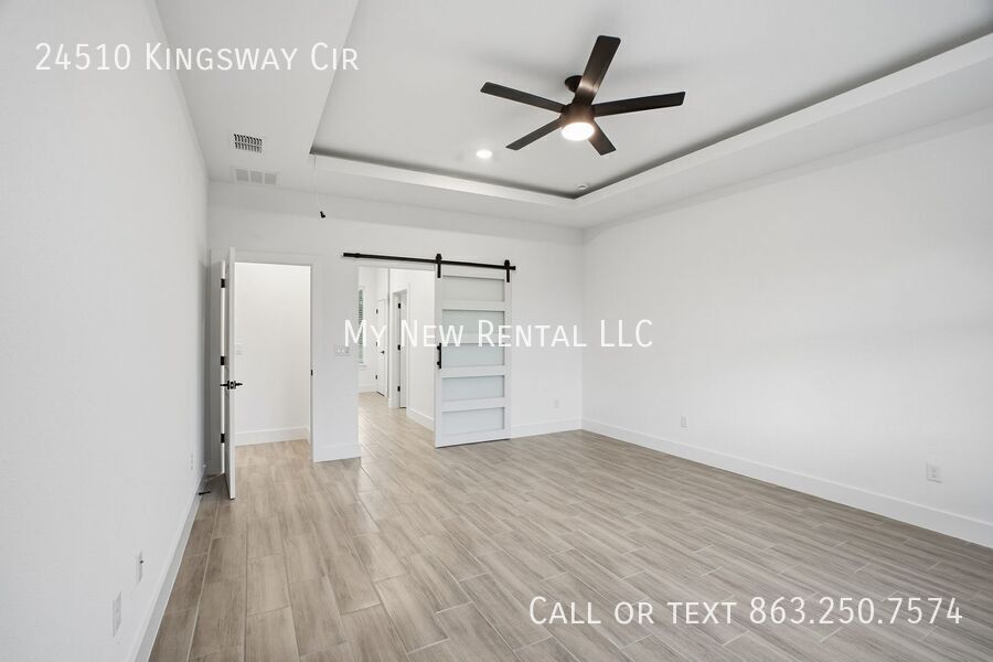 Building Photo - 24510 SW Kingsway Cir