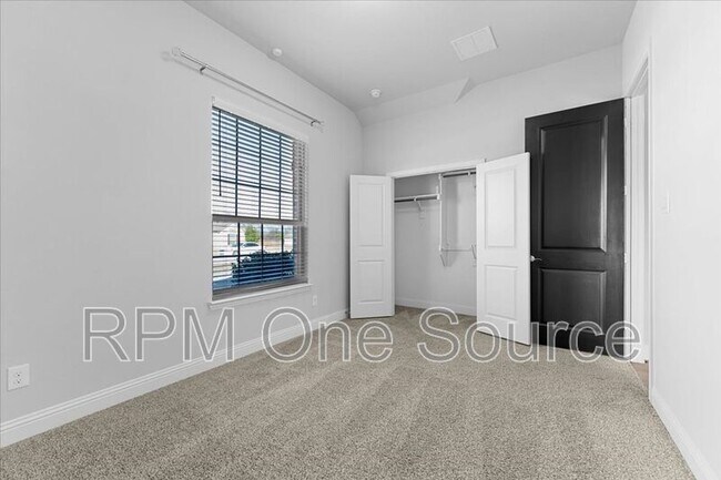 Building Photo - 6320 Starr Dr.