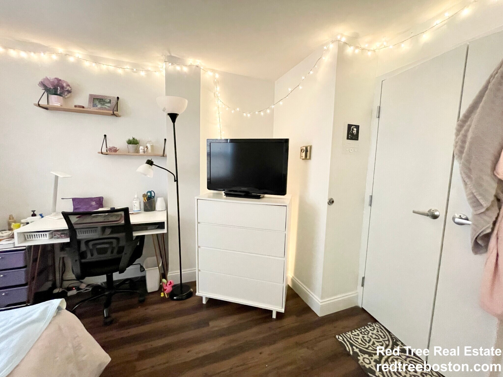 Building Photo - 1 Pine St