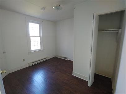 Building Photo - 2 Bedroom Duplex Near Shopping & Schools in Front Royal, VA.