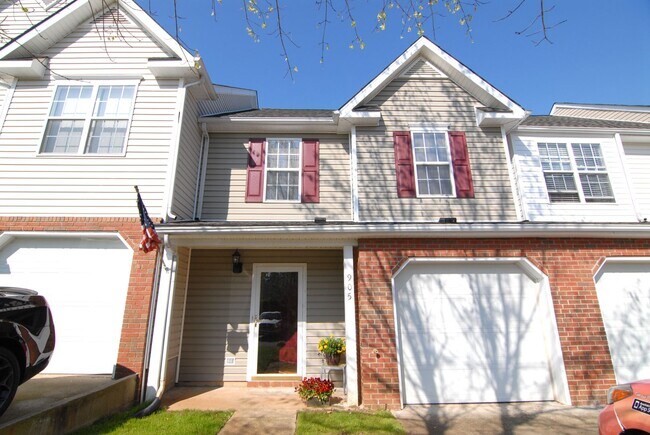 Primary Photo - Maintenance free 2 bedroom suite townhouse...