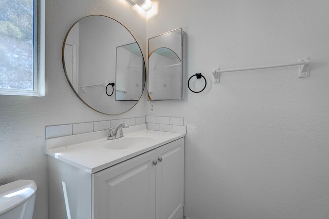 Building Photo - 5519 Myron Cir