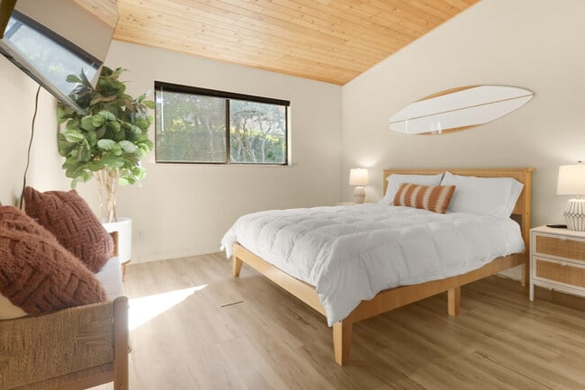 Building Photo - 112 Duck Ct