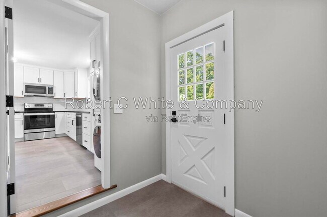 Building Photo - 851 Ward Ln