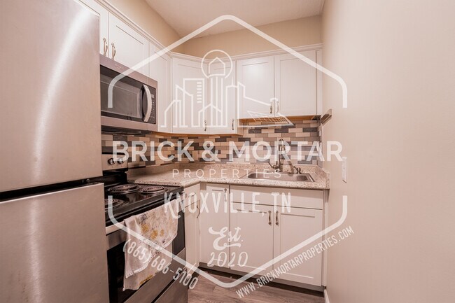 Building Photo - 617 S Gallaher View Rd