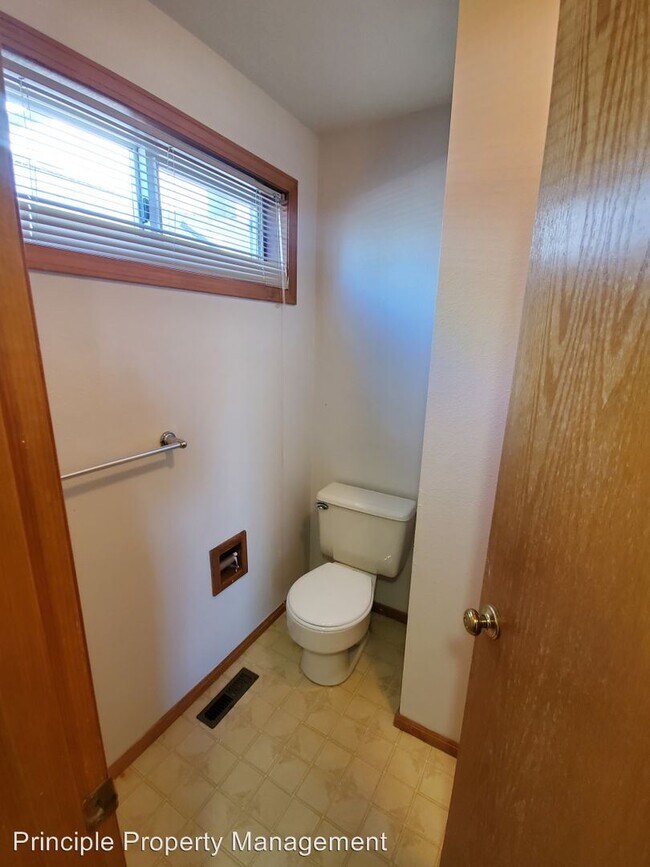 Building Photo - 3 br, 2.5 bath House - 3384 Honeywood Street