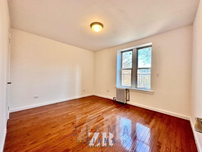 Building Photo - 475 Fourth Avenue