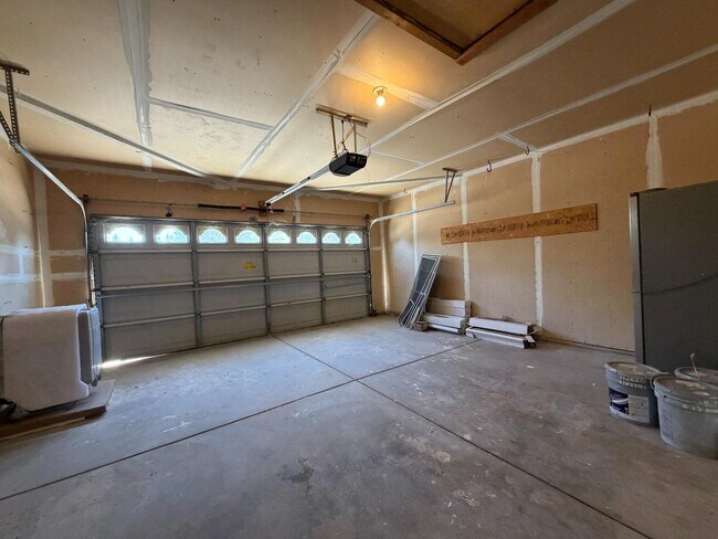 Building Photo - 2128 E St Andrew Dr