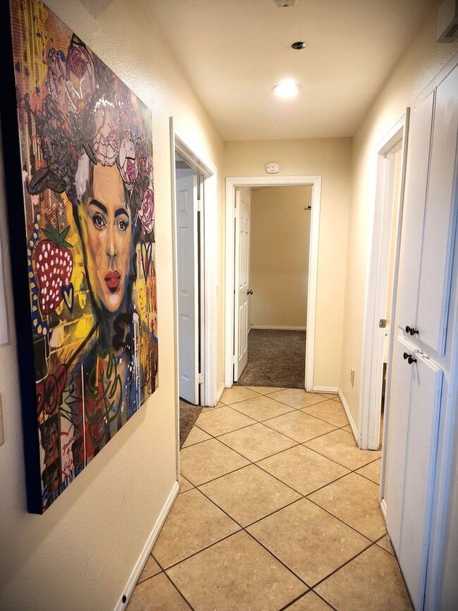 Building Photo - Long Term Rental with Pool