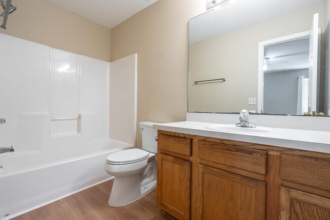 Building Photo - 313 Scrub Jay Dr