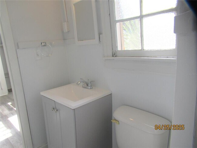 Building Photo - 730 4th Ave N
