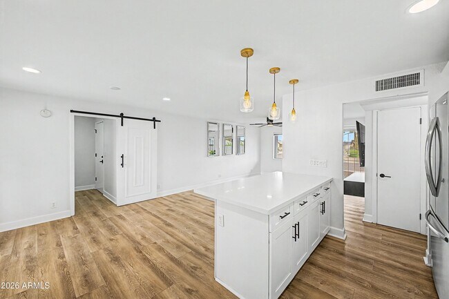 Building Photo - 4101 E Calavar Rd
