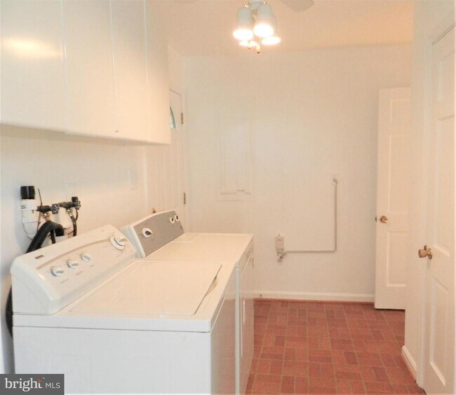 Building Photo - 108 Wilderness Ln
