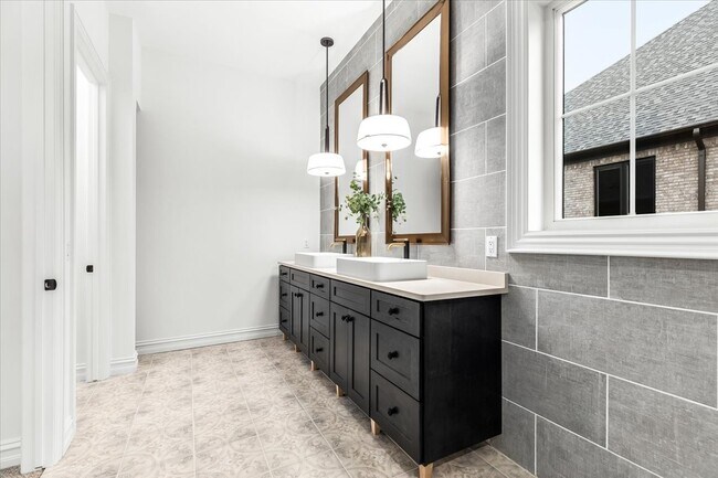 Building Photo - 7158 Sawgrass Dr